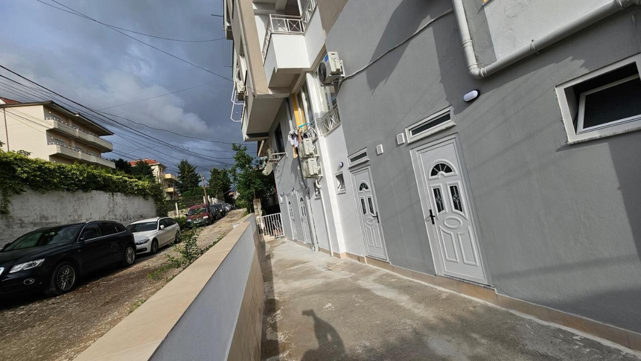 Ulliri Apartman Tirana Kültér fotó