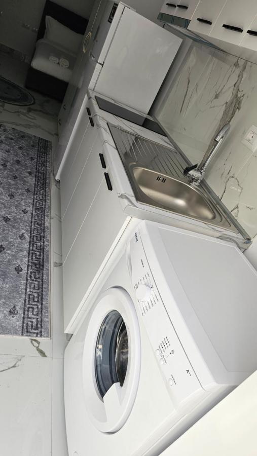 Ulliri Apartman Tirana Kültér fotó